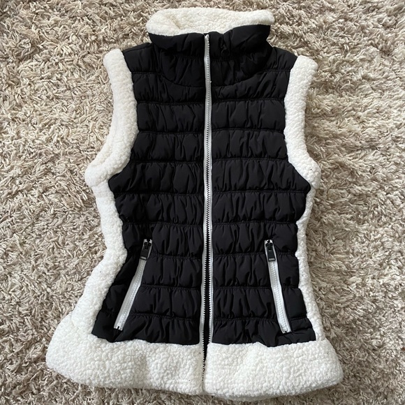 Small Calvin Klein Performance Jacket Vest - Picture 3 of 4